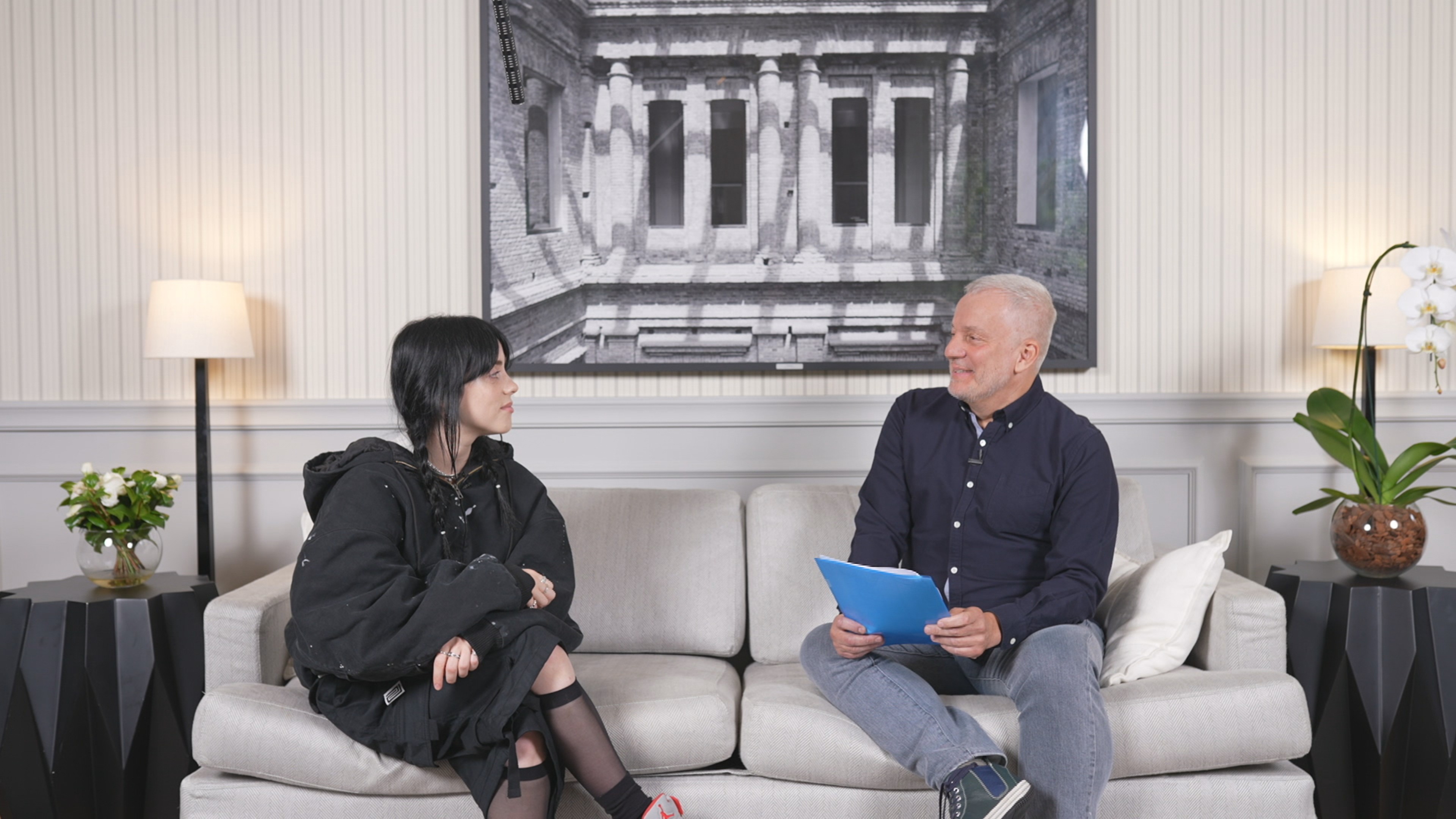 Billie Eilish conversa com o Fantástico e responde perguntas de fãs: 'O Brasil tem um lugar especial no meu coração'