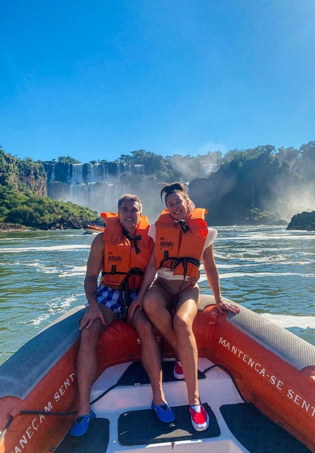Jarbas Homem de Mello e Claudia Raia em Foz do Iguaçu (Foto: Reprodução/Instagram)