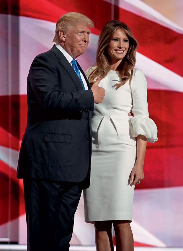 Mundo;Estados Unidos;Eleições;Dose dupla A bela senhora Trump, Melania, ficou conhecida ao plagiar trechos de um discurso de Michelle Obama (Foto: Chip Somodevilla/Getty Images)