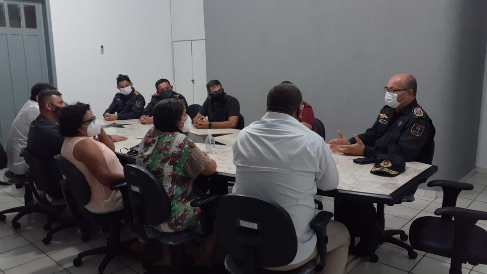 Comandante da PM se reuniu com motoristas por aplicativo &mdash; Foto: Julianne Barreto/Inter TV Cabugi 
