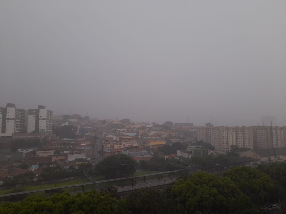 Chuva na Zona Norte de SP. — Foto: Gustavo Honório/ g1