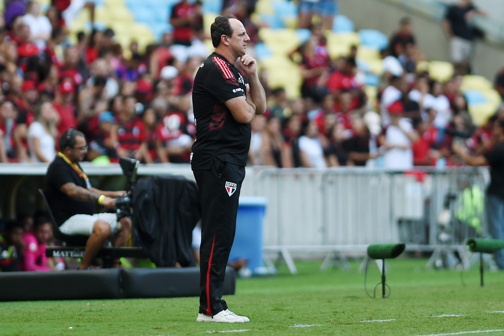 Freguesia? Rogério Ceni sofre décima derrota seguida contra Flamengo como técnico