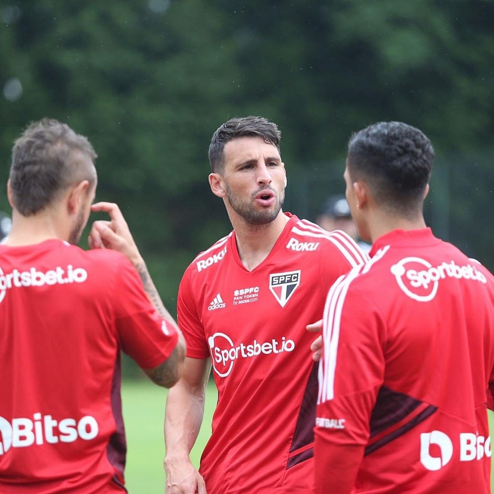 Calleri e Rafinha em treino do São Paulo — Foto: Divulgação
