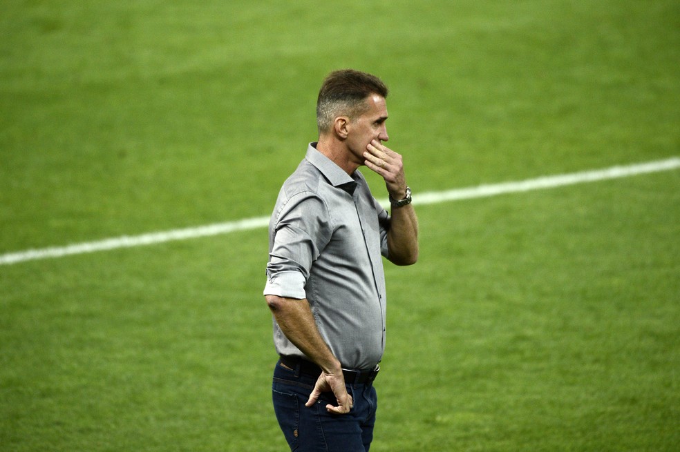 Mancini vê empate como divisor de águas no Corinthians e diz que árbitro 