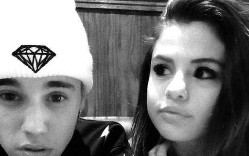Voltaram Justin Bieber Posta Nova Foto Ao Lado De Selena Gomez Quem Popquem 
