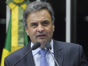 Aécio Neves (PSDB-MG), em discurso contra modelo de partilha adotado no leilão de Libra (Foto: Moreira Mariz/Ag.Senado)
