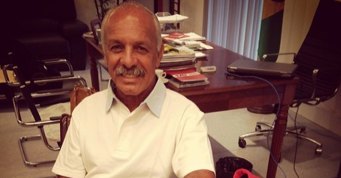 Ao vivo, Corujão terá analistas Junior e Roger e ídolo atleticano Reinaldo