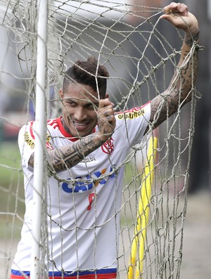 Como se sente? Sob pressão dentro e fora de campo, Guerrero volta à Arena