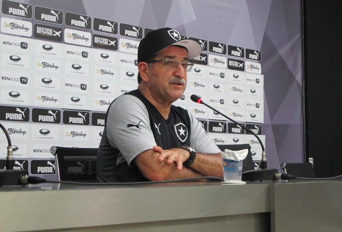 René Simões Botafogo (Foto: Gustavo Rotstein / GloboEsporte.com) René Simões Botafogo (Foto: Gustavo Rotstein / GloboEsporte.com)