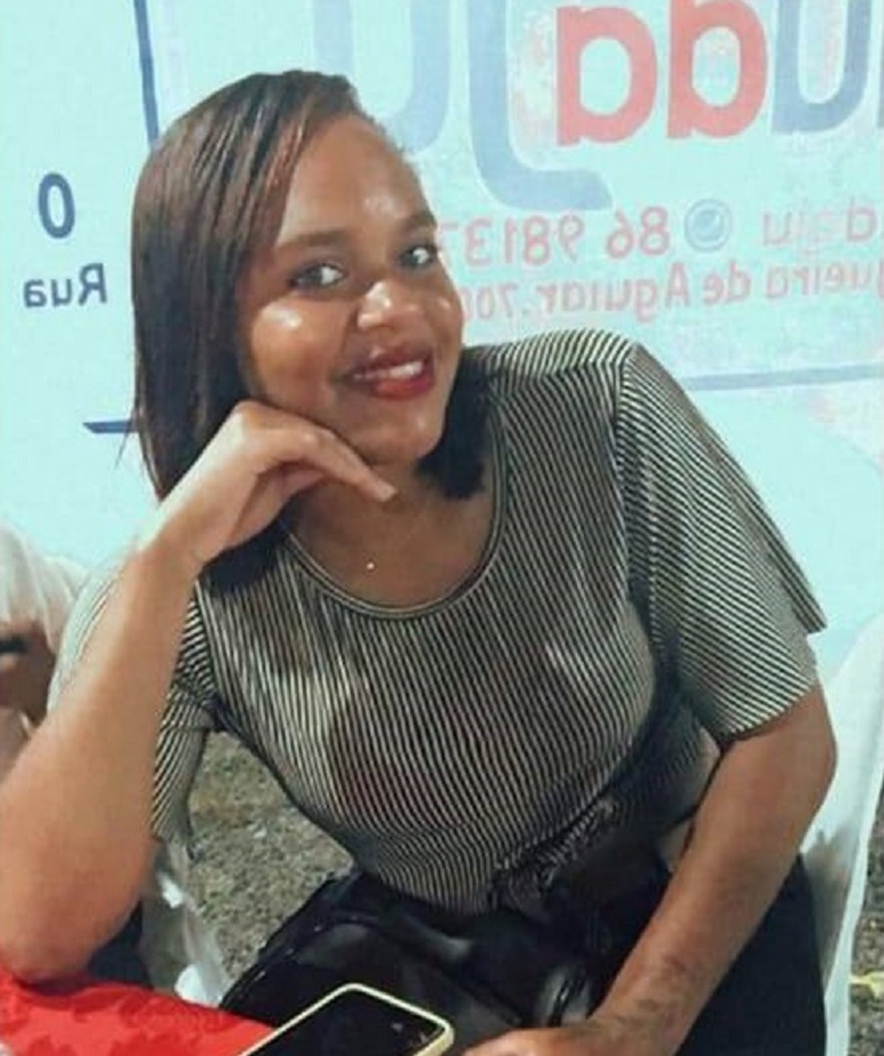 Clara Oliveira foi morta a facadas em Esperantina — Foto: Reprodução/Facebook