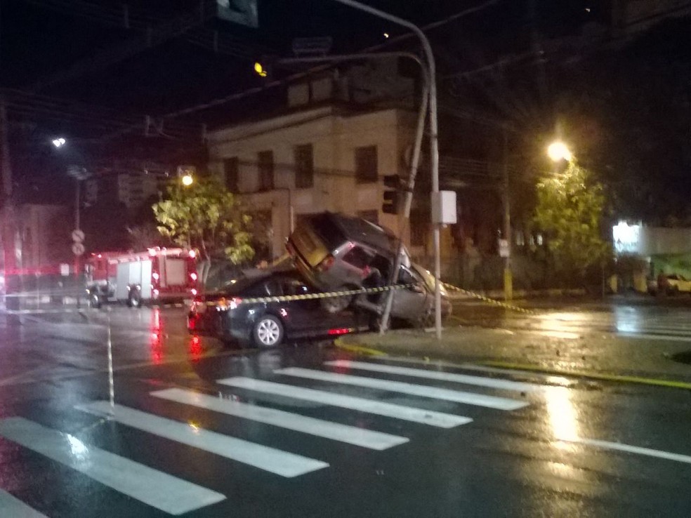 Acidente foi em cruzamento, no Centro de Presidente Prudente (Foto: Joalison Neves Ferreira/Cedida)
