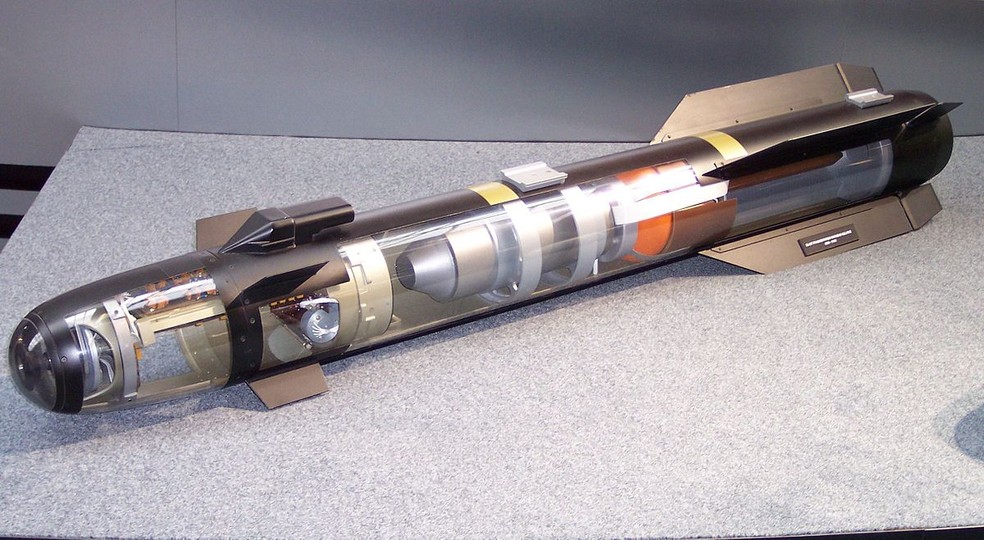 Imagem de um míssil Hellfire tradicional — Foto: Creative Commons/Wikipedia