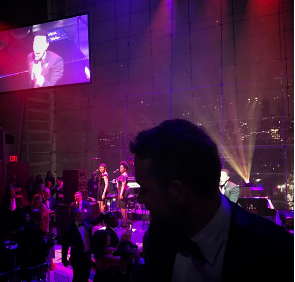 Ryan Reynolds bloqueando John Legend na foto compartilhada por Blake Lively (Foto: Instagram)