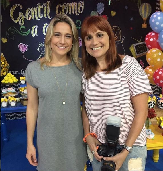 Fernanda Gnetil com a fotografa da festa (Foto: reprodução/instagram) Fernanda Gnetil com a fotografa da festa (Foto: reprodução/instagram)