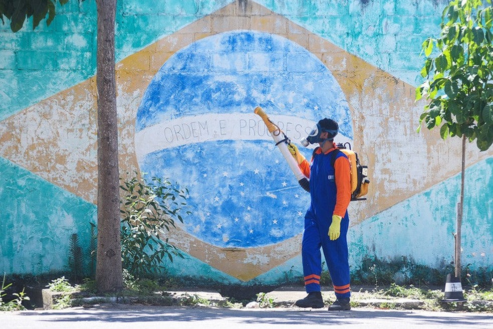 O agentes do CCZ em Campos vão percorrer imóveis residenciais, comerciais e terrenos baldios— Foto: Secretaria de Saúde de Campos/Divulgação