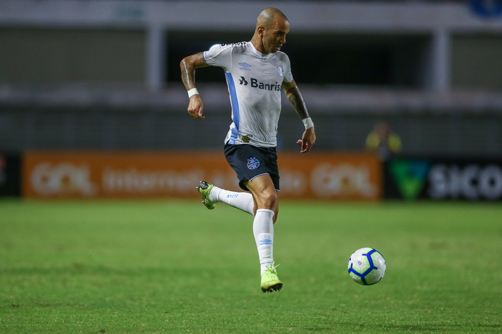 Tardelli na partida no Rei Pelé — Foto: Lucas Uebel/DVG/Grêmio