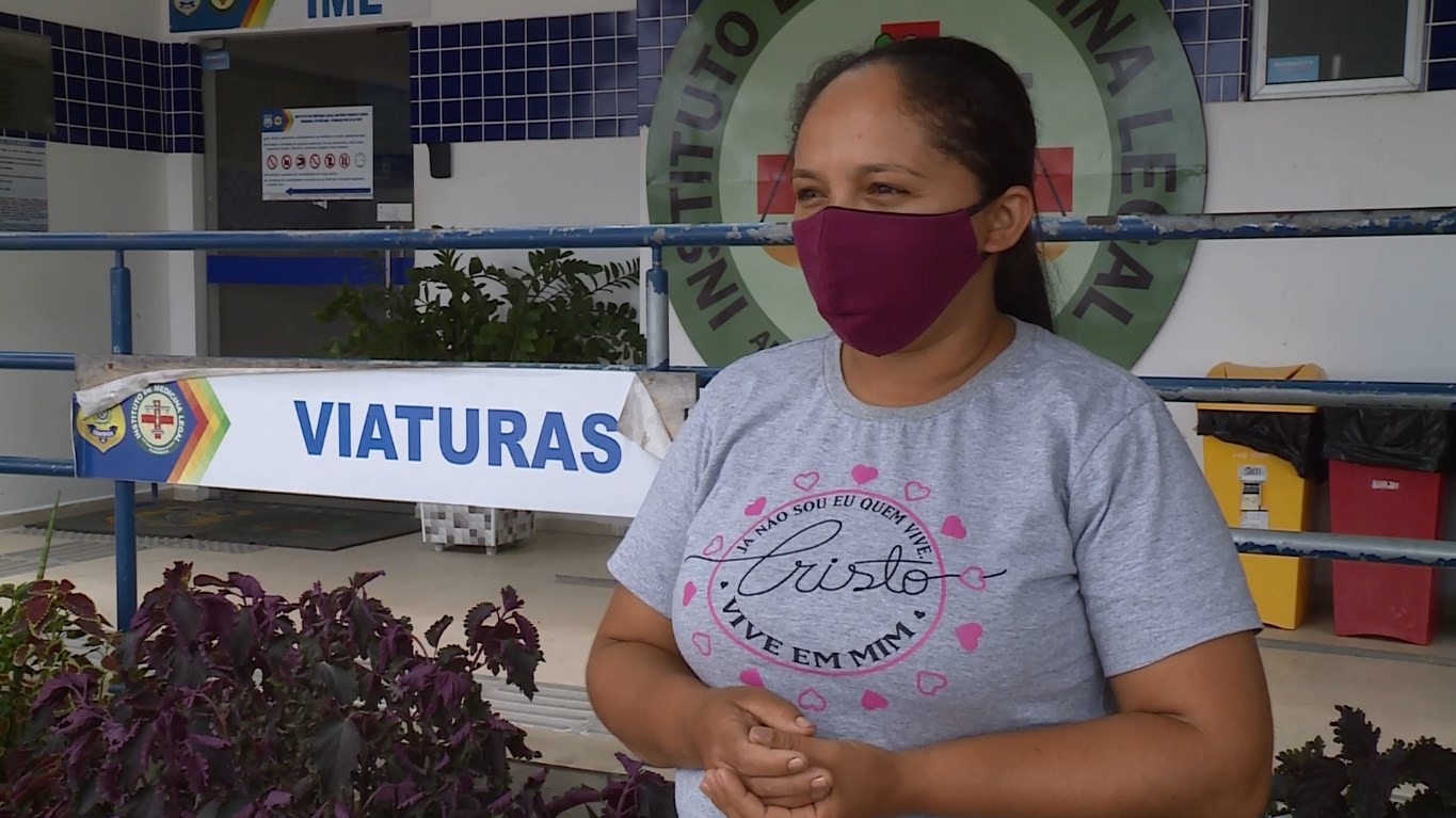 Famílias reclamam de demora na liberação de corpos no IML de Petrolina: 'Velório prolongado'