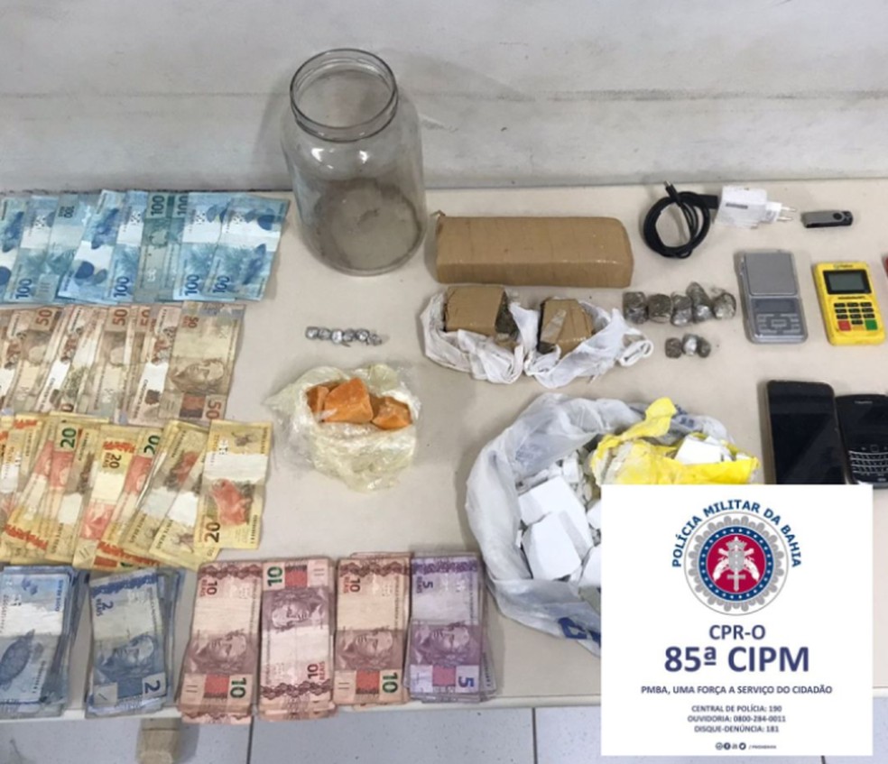 Suspeita de tr&aacute;fico de drogas &eacute; presa no oeste da Bahia &mdash; Foto: Divulga&ccedil;&atilde;o/SSP-BA