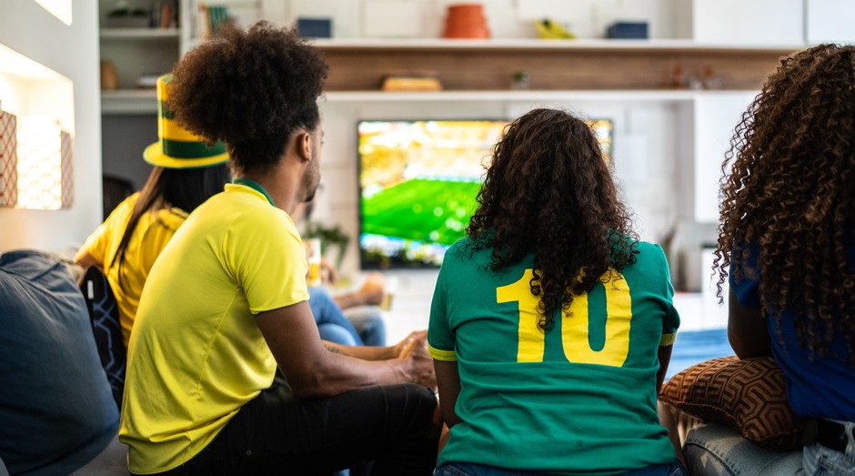 Camisa pré-jogo da seleção brasileira chama atenção de torcedores