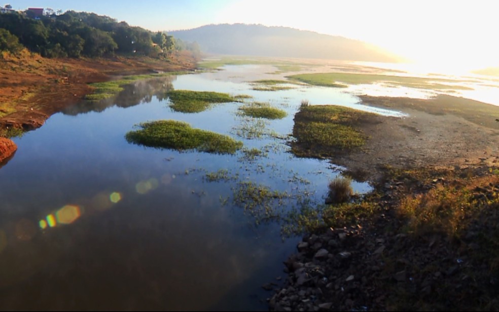 Volume útil da Represa de Furnas é o menor de 2021 e o pior para um mês de setembro desde o 'apagão', há 20 anos — Foto: Reprodução/EPTV