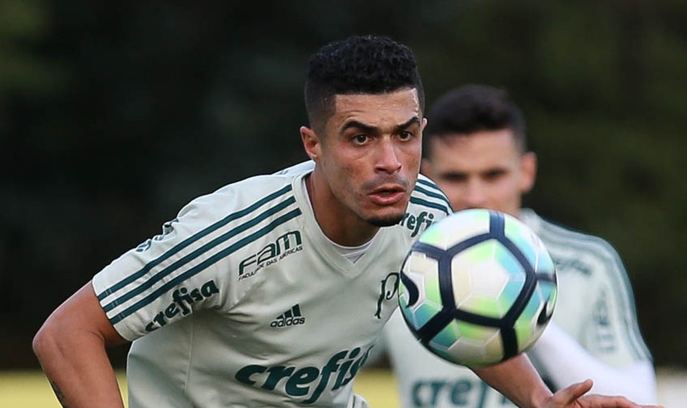  Cuca pede renovação e diz que Palmeiras discute permanência de Egídio