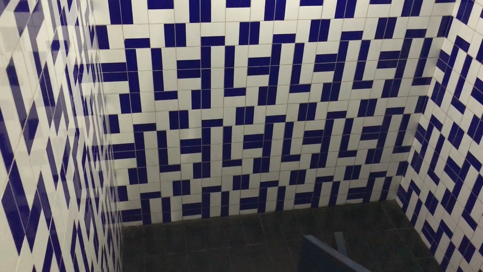 Azulejos de Athos BulcÃ£o em prÃ©dio de BrasÃ­lia â Foto: TV Globo/ ReproduÃ§Ã£o