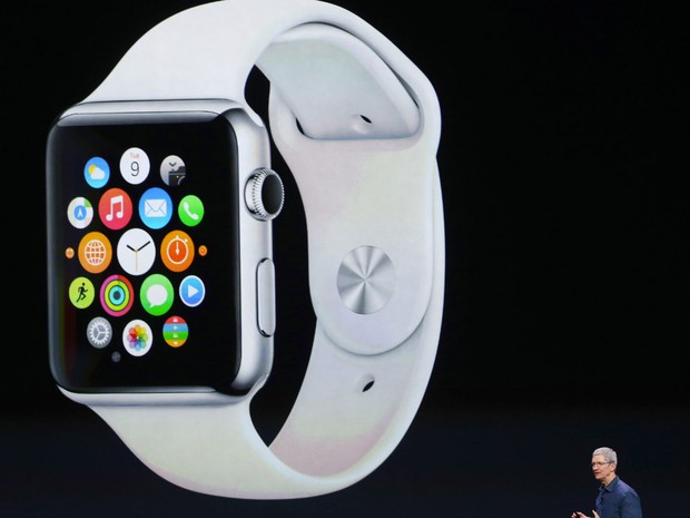 Tim Cook, CEO da Apple, anuncia o Apple Watch (Foto: Justin Sullivan/Getty Images/AFP)