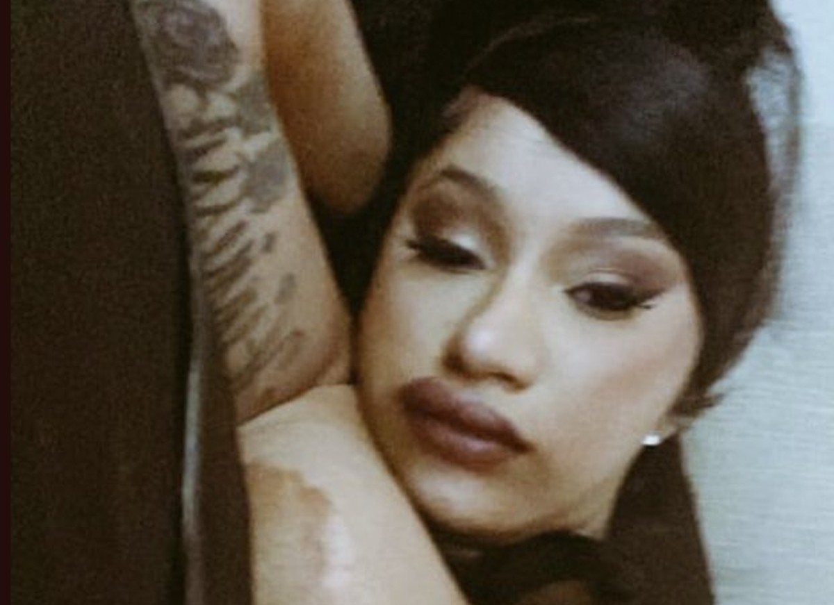 Cardi b fotos desnuda