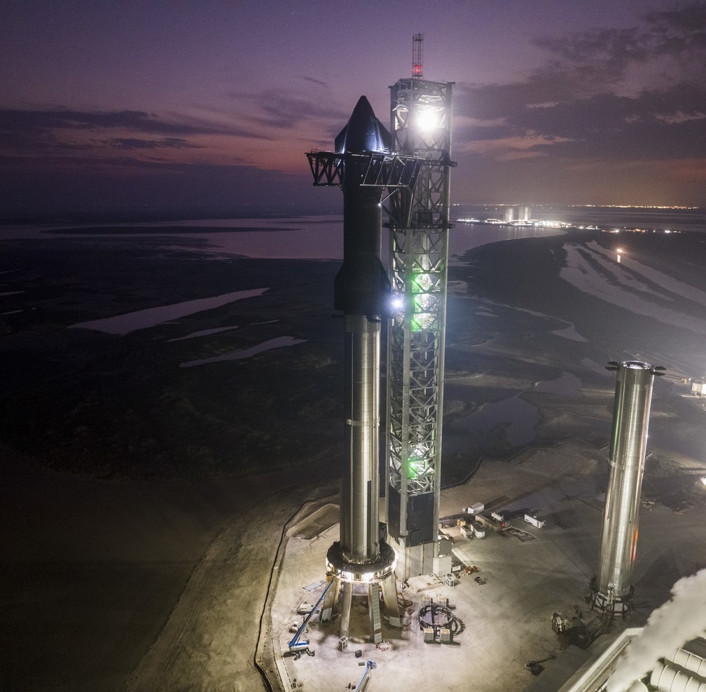 Equipe da SpaceX fará alguns experimentos com a Starship antes do primeiro voo de testes da nave para a órbita terrestre — Foto: Divulgação/SpaceX