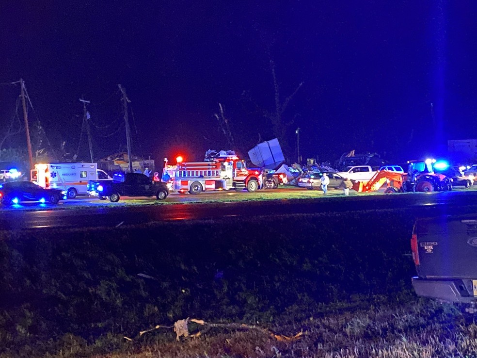 Tornado deixou destruição em estado norte-americano — Foto: Mississipi Highway Patrol/Twitter