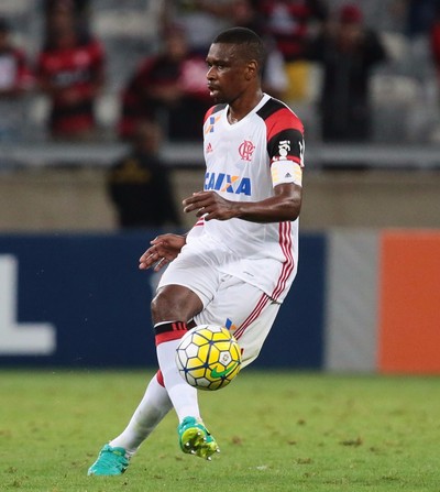 Para durar: Fla quer Juan no campo em 2017 e como novo Mozer no futuro