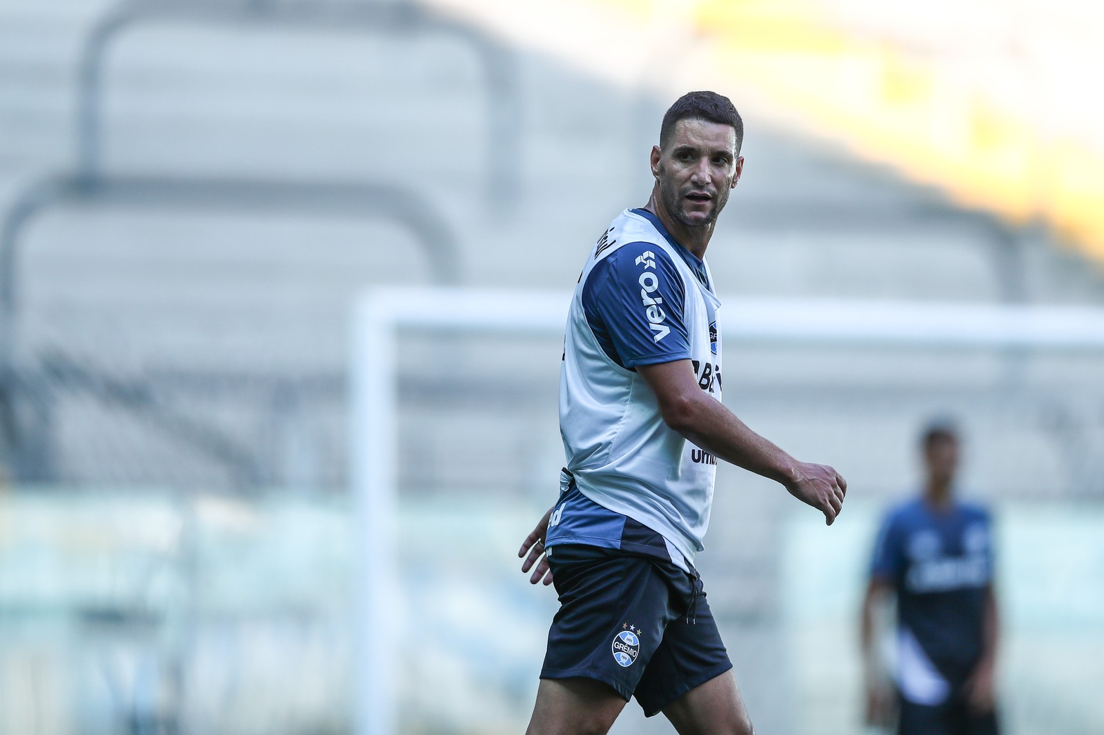 Chegada de T. Neves e Diego Souza faz elevar média de idade do elenco gremista