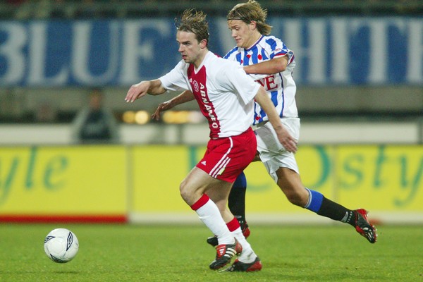 Andy van der Meyde em ação pelo Ajax em partida do campeonato holandês de 2002 (Foto: Getty Images)
