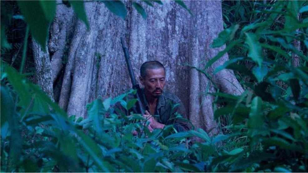 Após a morte do seu colega Kinshichi Kozuka, Onoda permaneceu escondido, sozinho, por mais 18 meses — Foto: Bathysphere/BBC