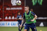 Adryan reinicia trajetória na Série D com a Portuguesa-RJ em busca de destaque.