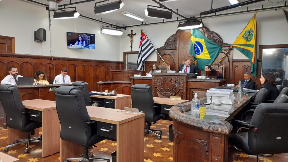 Sessão que pode cassar mandato da prefeita de Bauru entra no 5º dia nesta terça-feira — Foto: Mayky Araújo/TV TEM