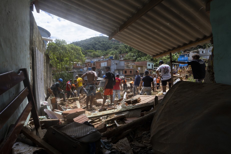 Chuvas em São Sebastião (SP) deixaram pelo menos 46 mortos