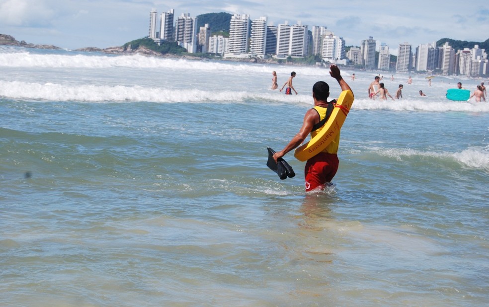 Guarda-vidas reforçam a fiscalização nas praias de Guarujá, SP — Foto: Divulgação/Prefeitura Municipal de Guarujá