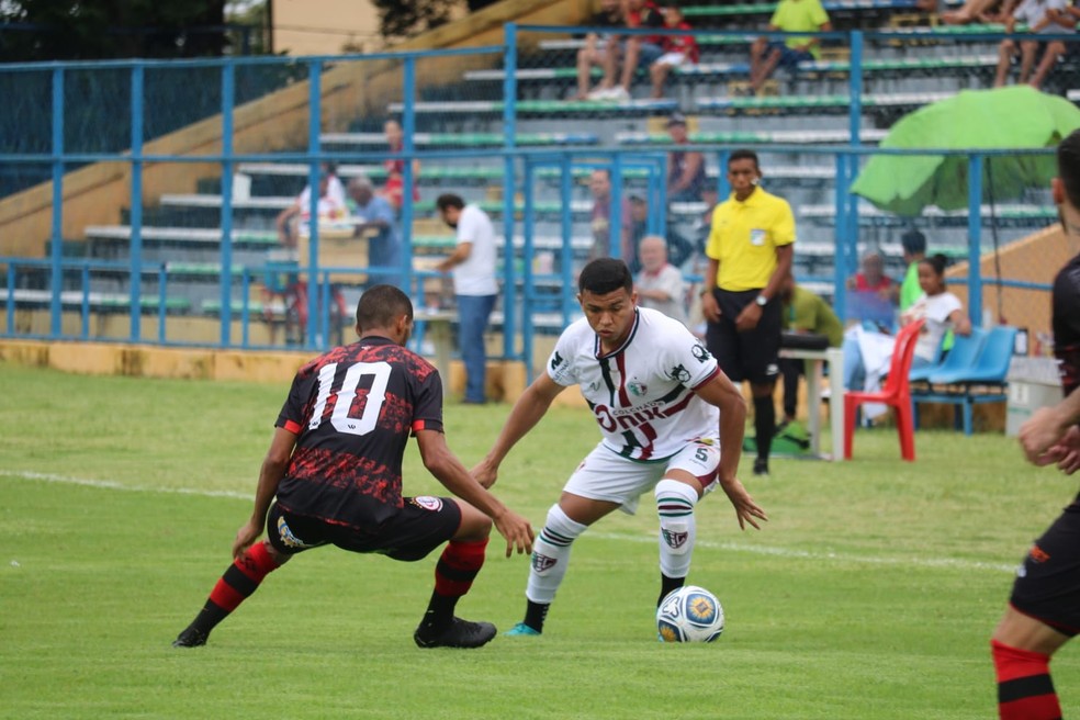 O Campinense soube controlar a partida contra o Fluminense-PI, principalmente depois de abrir 2 a 0 com menos de 15 minutos de jogo — Foto: Pablo Cavalcante / ge