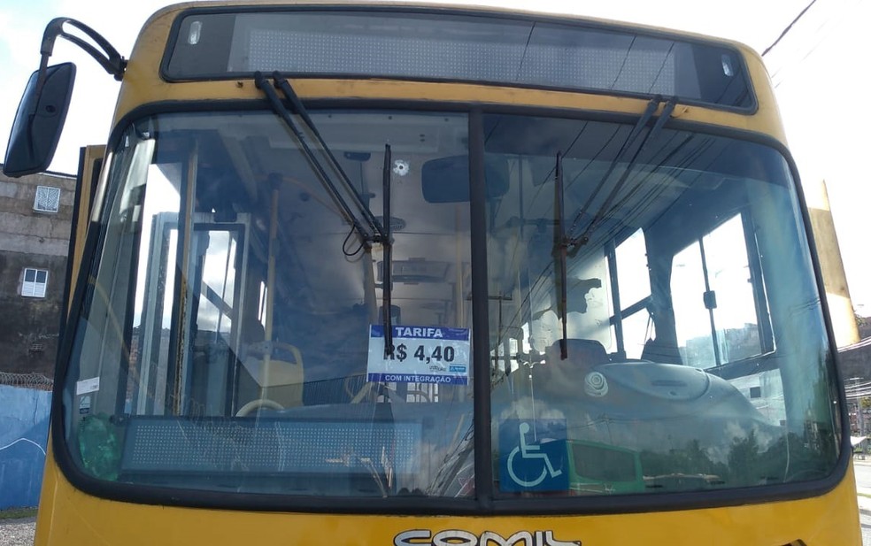 Caso ocorreu em &ocirc;nibus da linha Ribeira/Federa&ccedil;&atilde;o &mdash; Foto: Rildo de Jesus/TV Bahia