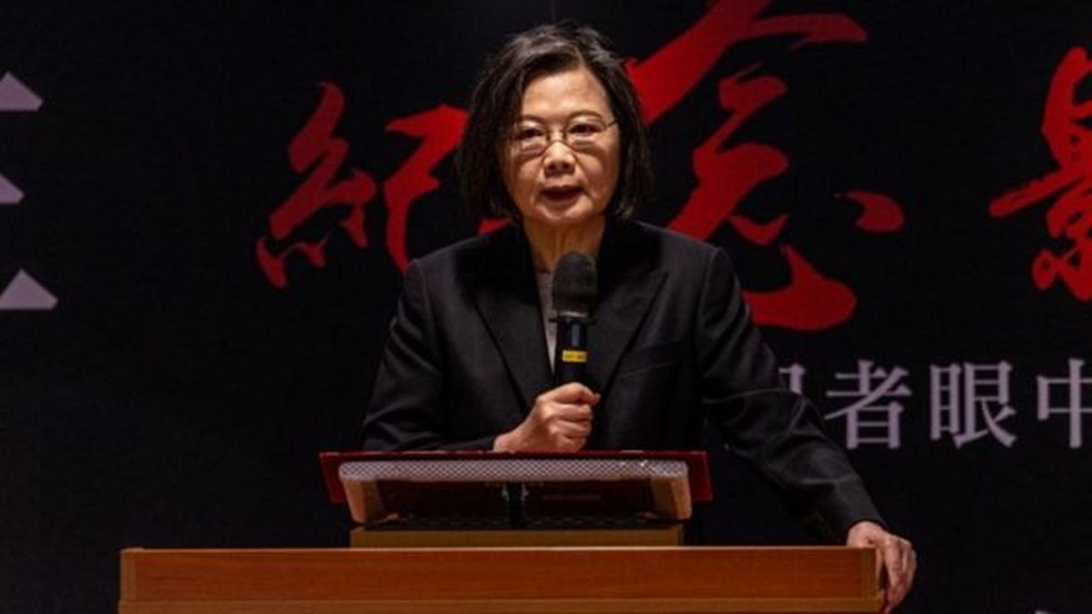 A presidente de Taiwan iniciou visitou os Estados Unidos e se reuniu com autoridades americanas, o que enfureceu o governo chin&ecirc;s.  &mdash; Foto: Getty Images via BBC