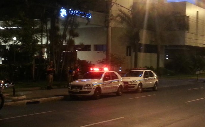 Polícia hotel Flamengo Belo Horizonrte (Foto: Thales Soares)