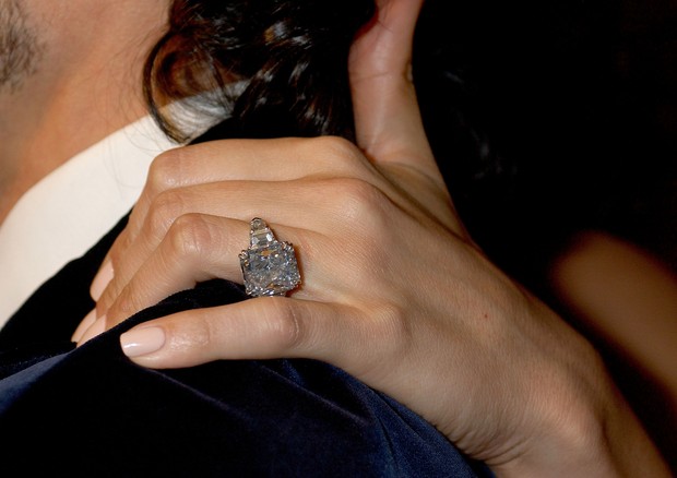 Jennifer Lopez ring at the Kodak Theatre in Hollywood, California (Photo by Gregg DeGuire/WireImage) (Foto: WireImage)