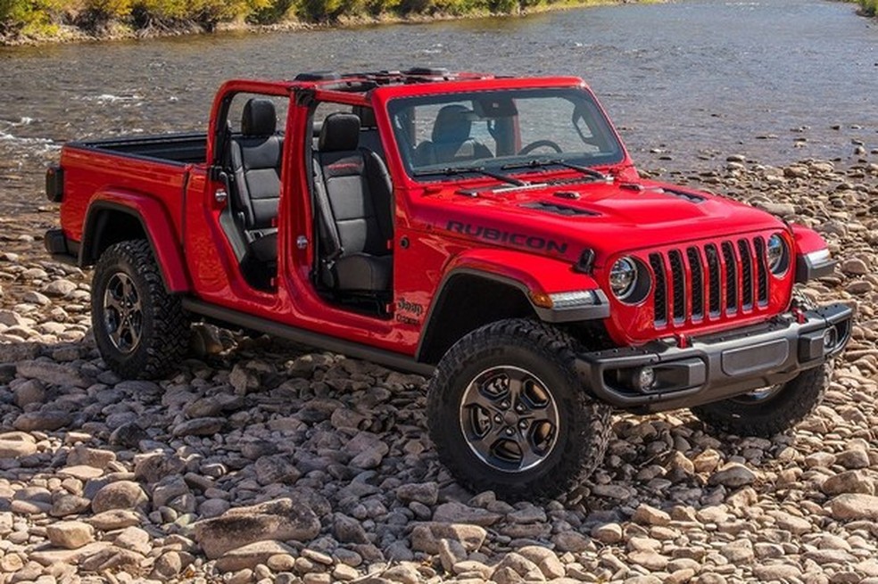 A opção de motor será diferente do Jeep Warangler no Brasil (Foto: Divulgação) — Foto: Auto Esporte