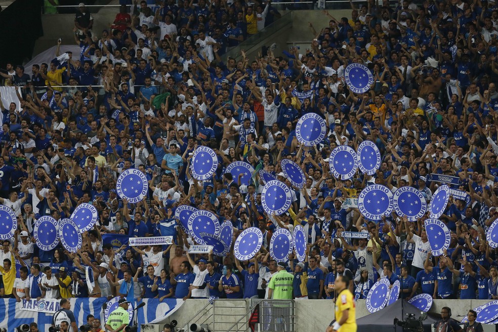 Torcida do Cruzeiro esgota carga de ingressos para jogo contra o Vasco; time tenta carga adicional