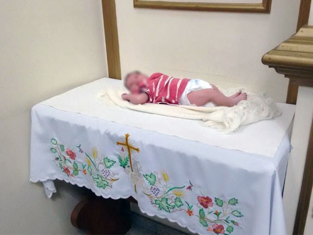 Recém-nascida é encontrada no altar de Igreja Matriz em Santa Branca, SP (Foto: Arquivo Pessoal/Raimundo Nonato)