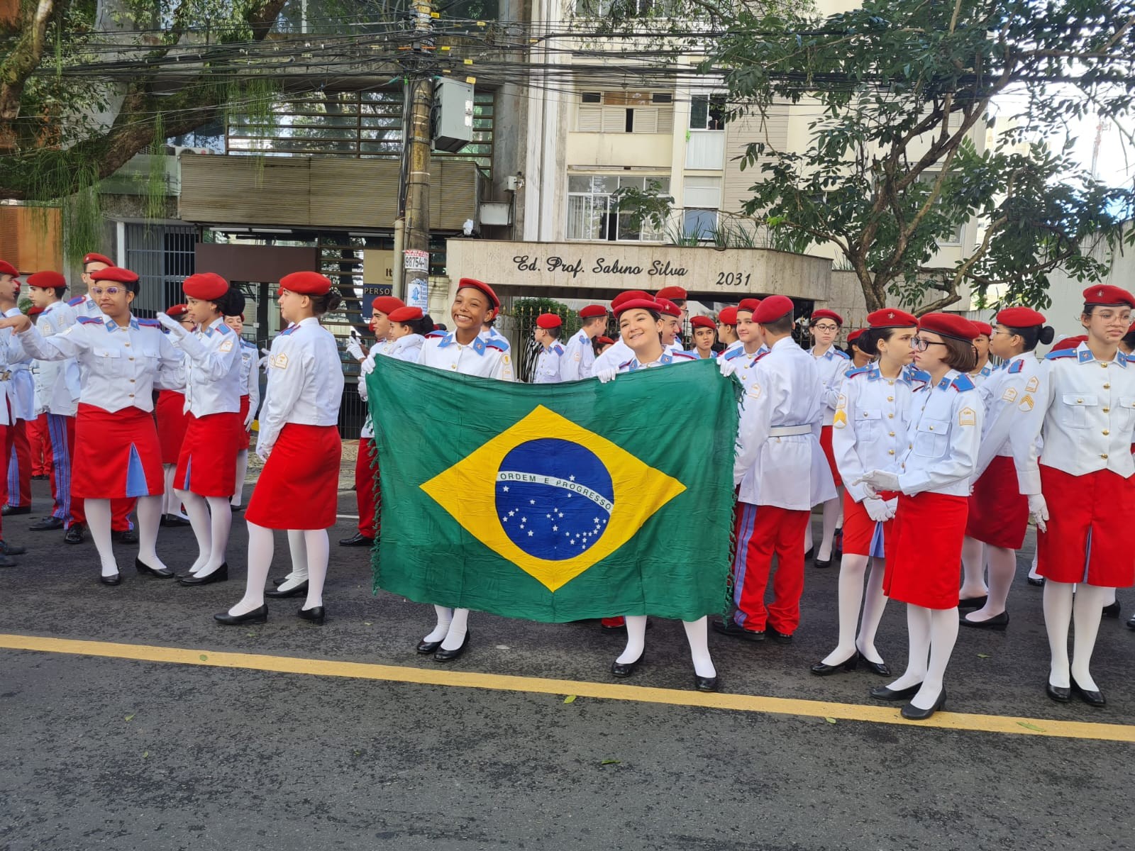 AGU defende arquivamento de ação que contesta imposição de padrões estéticos em escolas militares