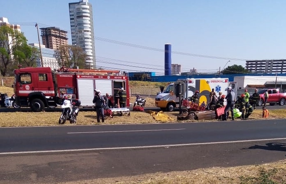 Acidente foi registrado na rodovia Washington Luís em Rio Preto — Foto: Arquivo Pessoal 