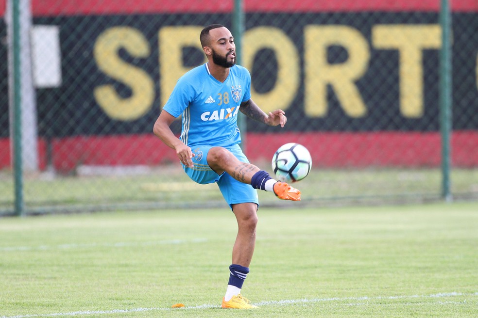 Wesley não agradou à torcida do Sport (Foto: Marlon Costa/Pernambuco Press)