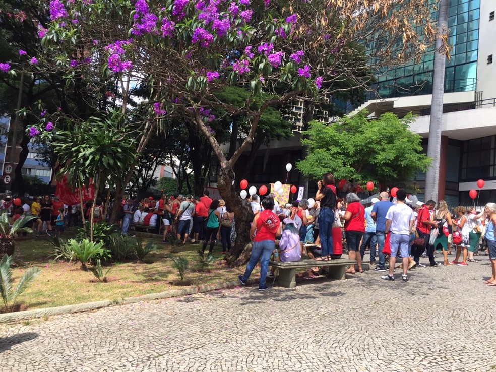 ManifestaÃ§Ã£o a favor do ex-presidente Lula em Belo Horizonte neste domingo (7) â Foto: Vladimir VilaÃ§a/TV Globo 